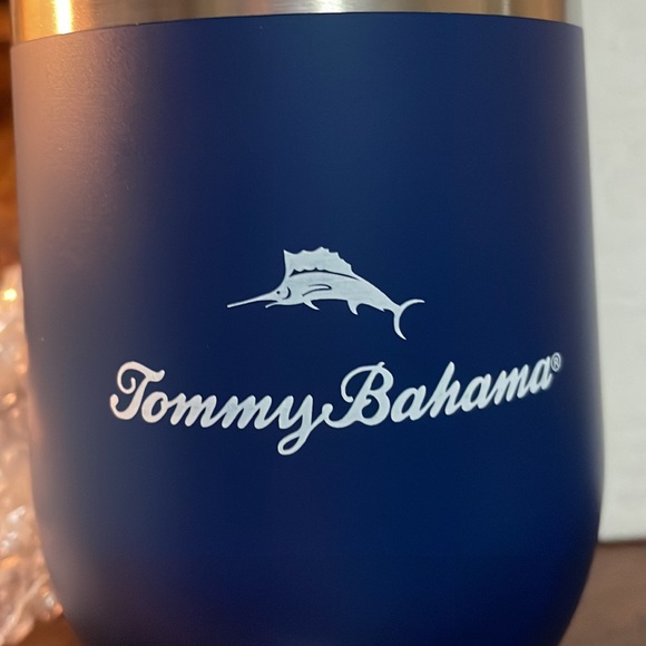 New Tommy Bahama Wooden Can Opener & Stemless Wine Glass Gift Set - Picture 3 of 4
